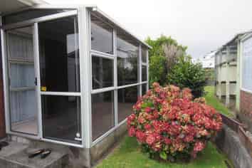 4/6 Karamu Street, Strandon