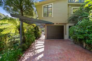 136 Cheviot Road, Lowry Bay, Eastbourne