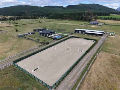 341 White Road, Broadlands Forest