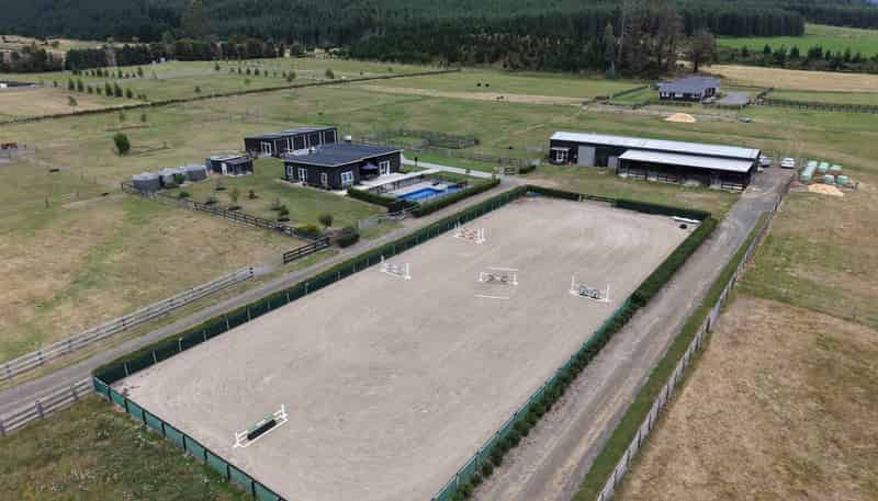 341 White Road, Broadlands Forest