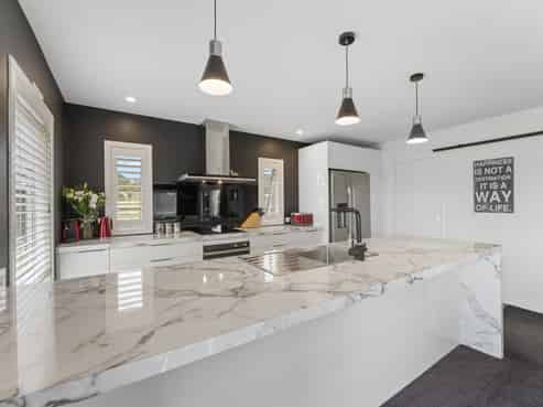 341 White Road, Broadlands Forest