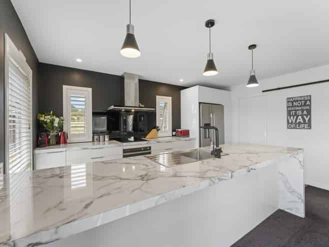 341 White Road, Broadlands Forest