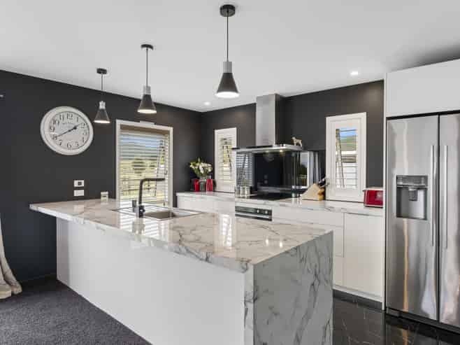 341 White Road, Broadlands Forest