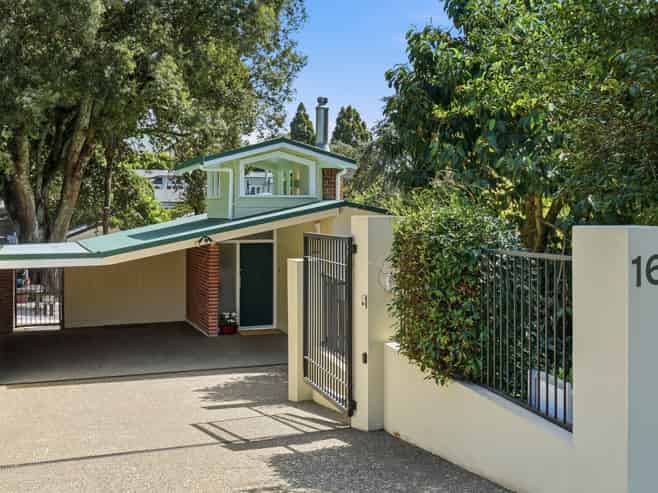 169 St Andrews Road, Epsom