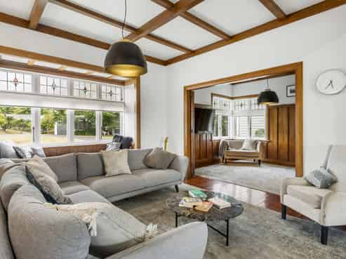 1268 East Coast Road, Redvale