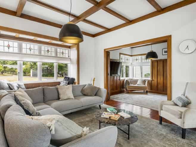 1268 East Coast Road, Redvale