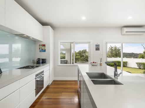 1268 East Coast Road, Redvale