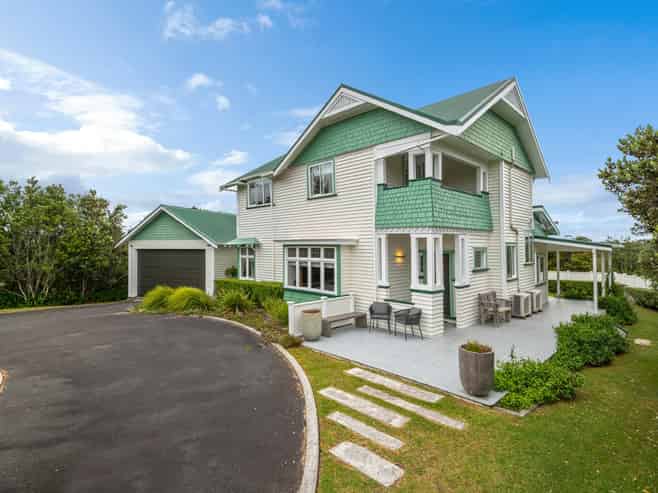 1268 East Coast Road, Redvale