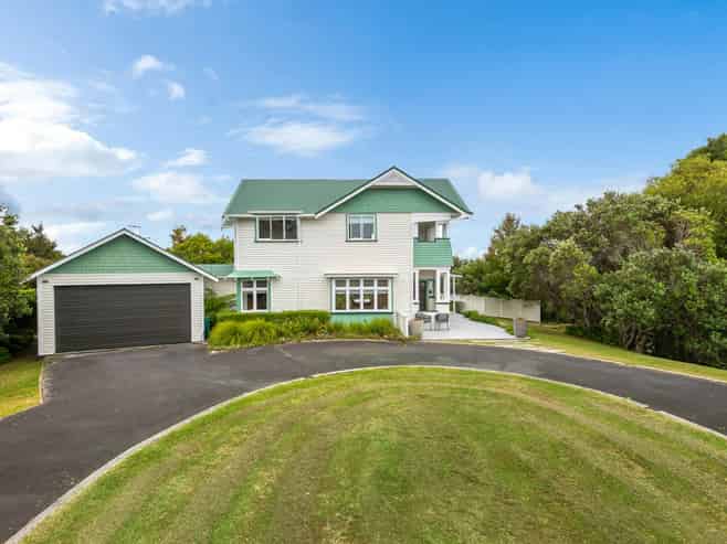 1268 East Coast Road, Redvale