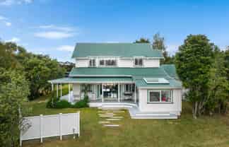 1268 East Coast Road, Redvale