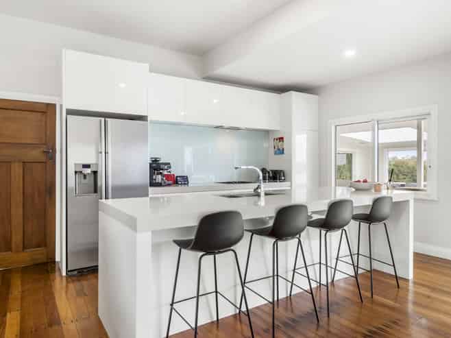 1268 East Coast Road, Redvale