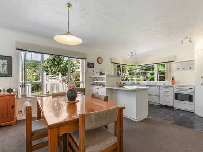 1 Avalon Place, Enner Glynn