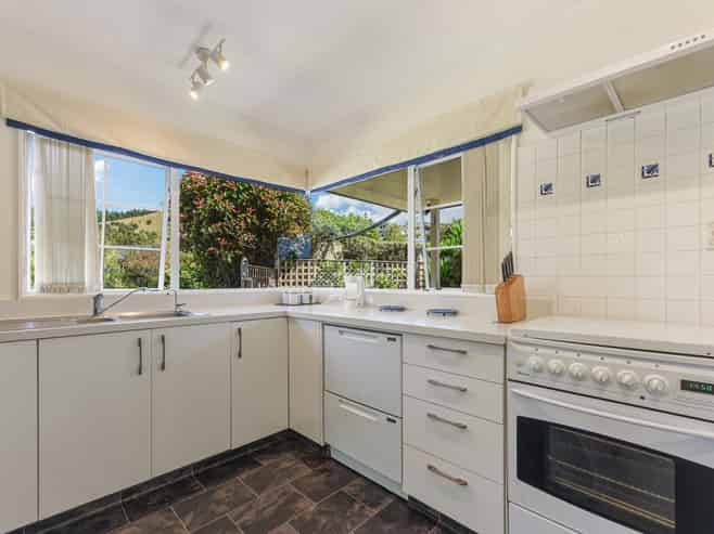 1 Avalon Place, Enner Glynn