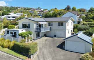 1 Avalon Place, Enner Glynn