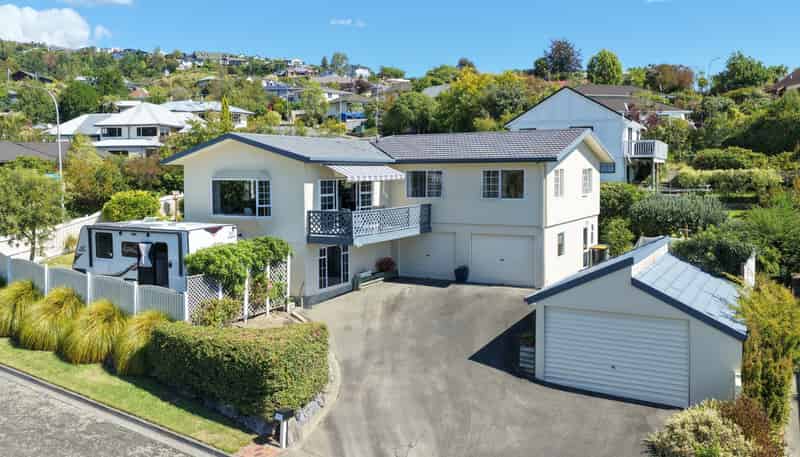 1 Avalon Place, Enner Glynn