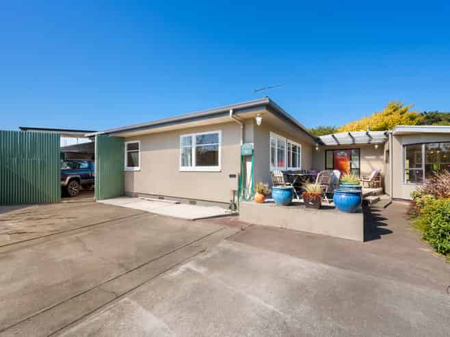 78 Menin Road, Onekawa