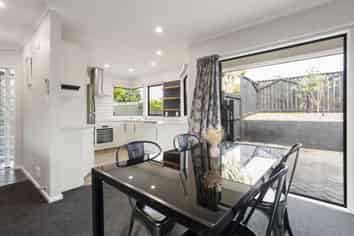 51 Sunnyhills Avenue, Glenview