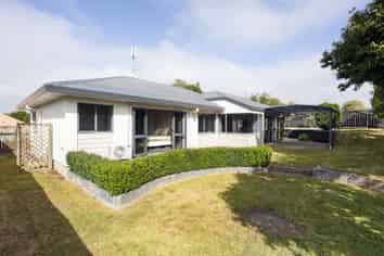 51 Sunnyhills Avenue, Glenview