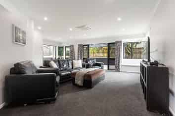 51 Sunnyhills Avenue, Glenview