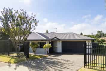 51 Sunnyhills Avenue, Glenview