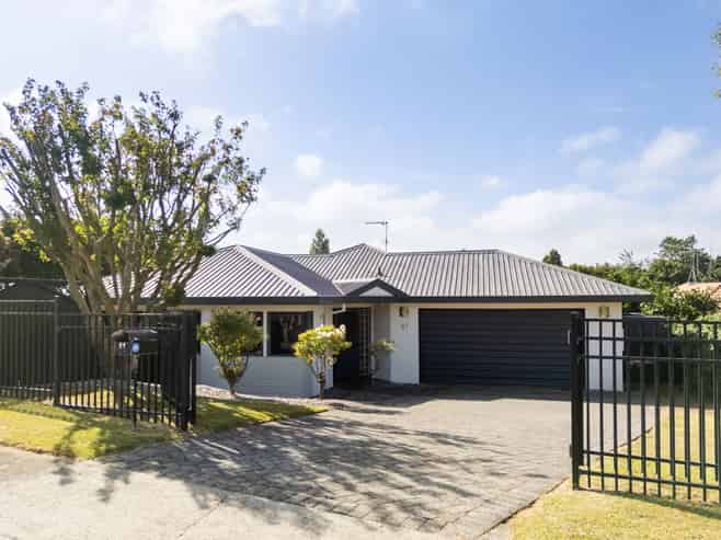 51 Sunnyhills Avenue, Glenview