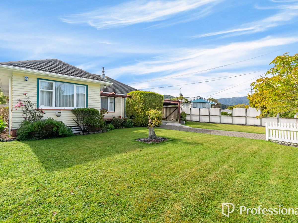 4 Miles Crescent, Wainuiomata, Lower Hutt City, Wellington - Photo 1
