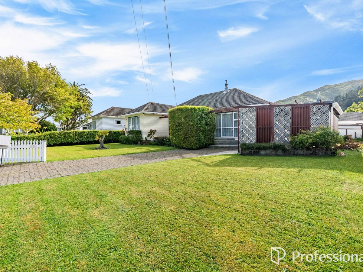 4 Miles Crescent, Wainuiomata, Lower Hutt City, Wellington - Photo 2