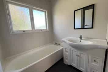  3 Damian Way, Weymouth