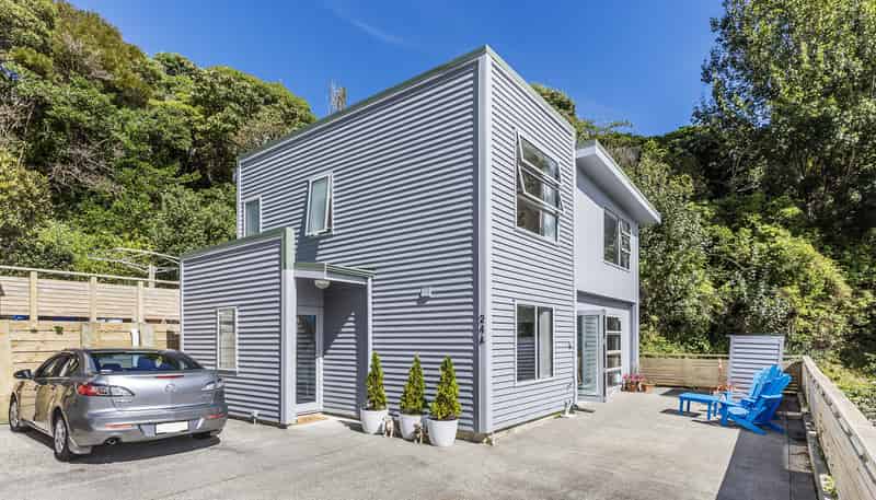 24A Kellsmere Crescent, Island Bay