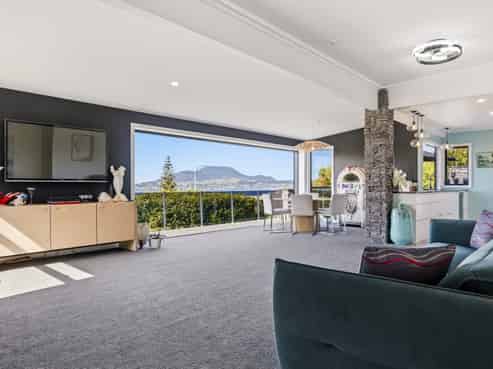 2 Scenic Heights, Acacia Bay