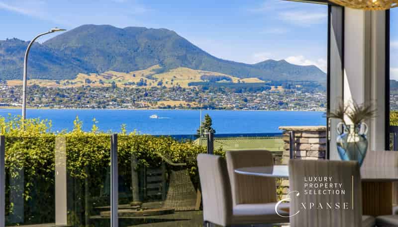 2 Scenic Heights, Acacia Bay