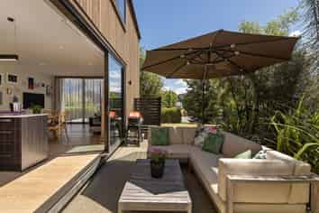 a/27 Falconer Rise, Jacks Point