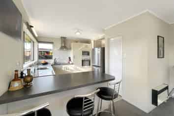 6 Caulfield Place, Awapuni