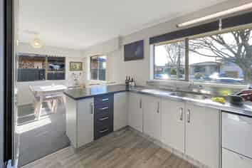 6 Caulfield Place, Awapuni