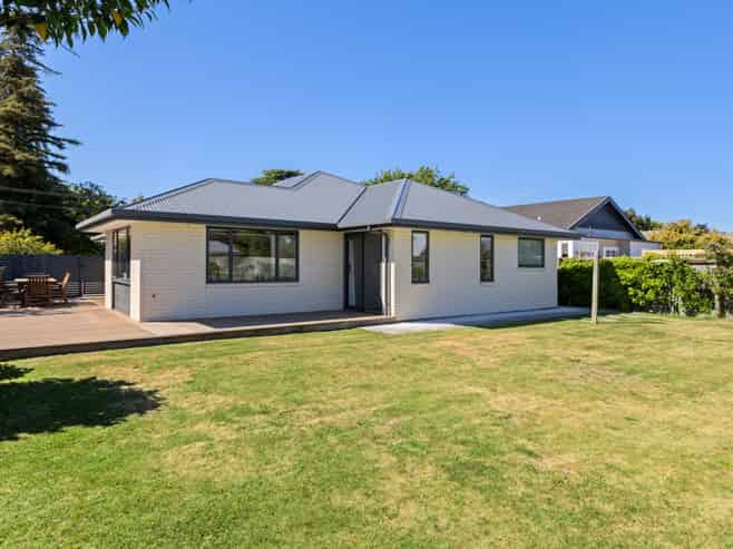 14 Eltham Road, Blenheim