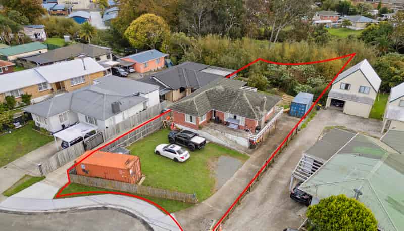 12 Staines Avenue, Mangere East