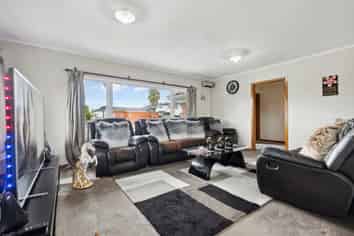 12 Staines Avenue, Mangere East