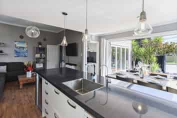 95 Sullivan Avenue, Woolston