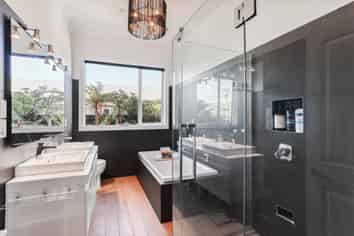 95 Sullivan Avenue, Woolston