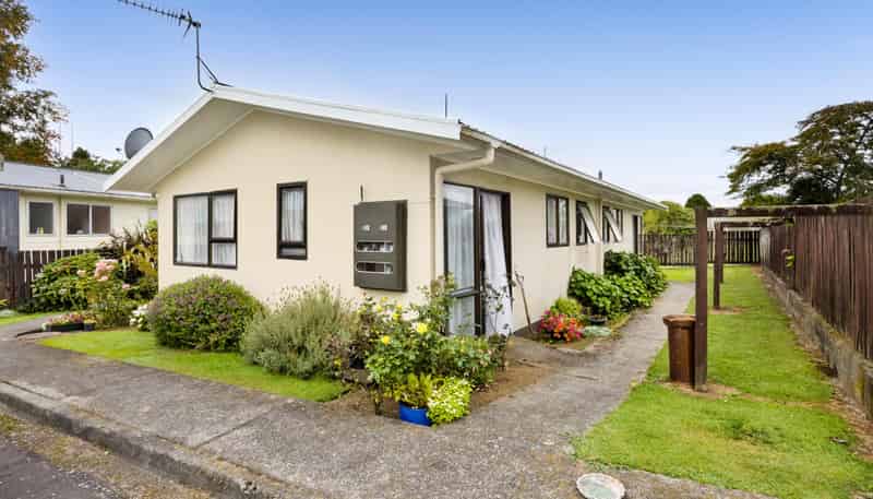 8B-8C Oswald Place, Stratford