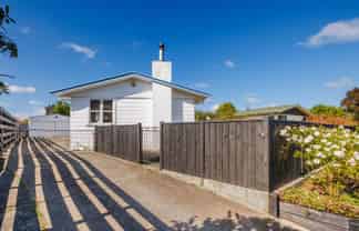 20 Pinedale Parade, Milson