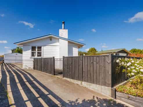 20 Pinedale Parade, Milson