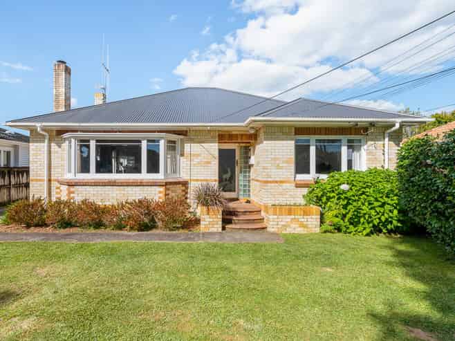 64 Galloway Street, Hamilton East