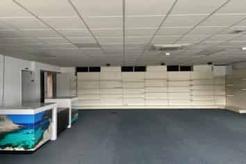 Prominent Trade Showroom & Storage