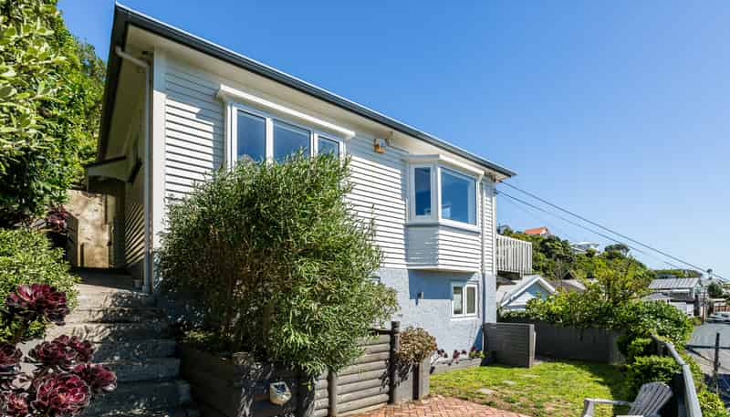 112 Eden Street, Island Bay
