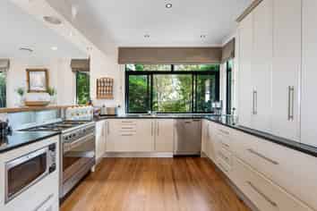 36 Beauvoir Avenue, Matakatia