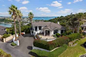 36 Beauvoir Avenue, Matakatia
