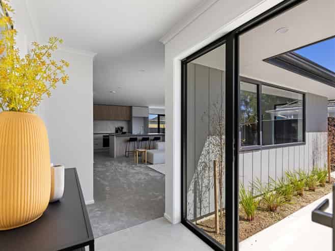 33 Tyne Street, Roslyn