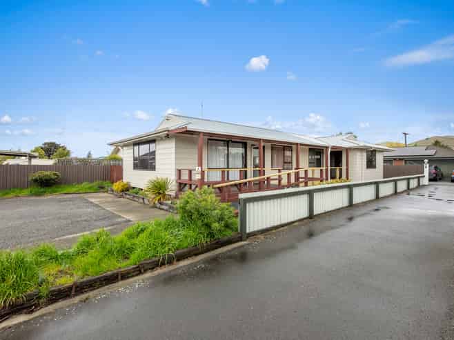 73a Cleghorn Street, Redwoodtown