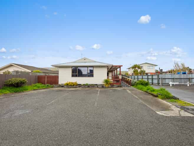 73a Cleghorn Street, Redwoodtown